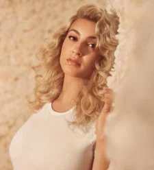 Kelly, Tori