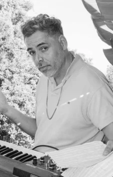 Salole, Dominic